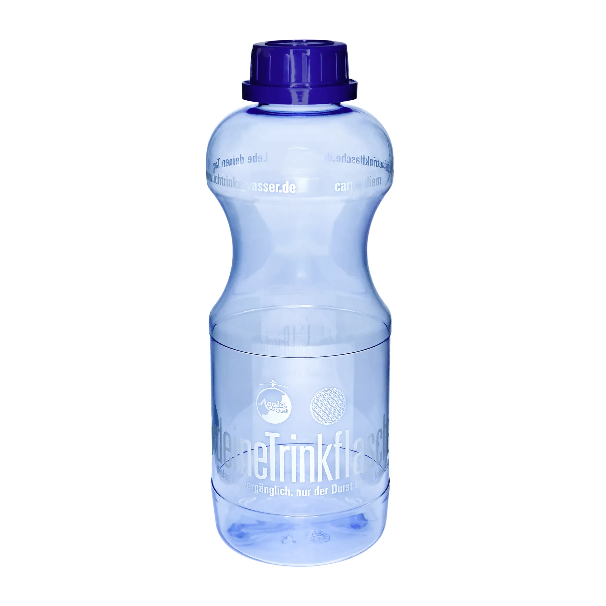 Zu sehen ist eine blaue Tritan Trinkflasche Eva mit dunkelblauem Schraubdeckel vor weißem Hintergrund. Man sieht ein kleines weißes Acala Logo und einen größeren weißen Schriftzug auf der Flasche.